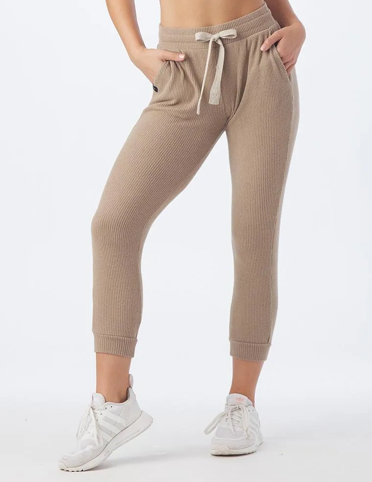 Comfort 7/8 Jogger: Mocha