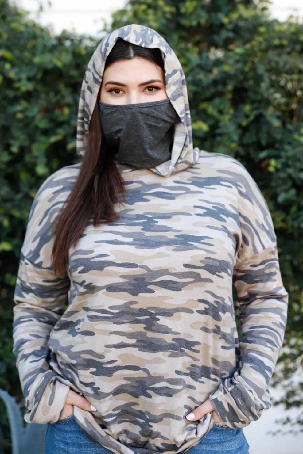 Plus Size Camo Mask Neck Hoodie Sweatshirt /2-2-2